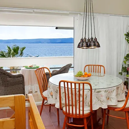 Amazing Waterfront アパート ボル