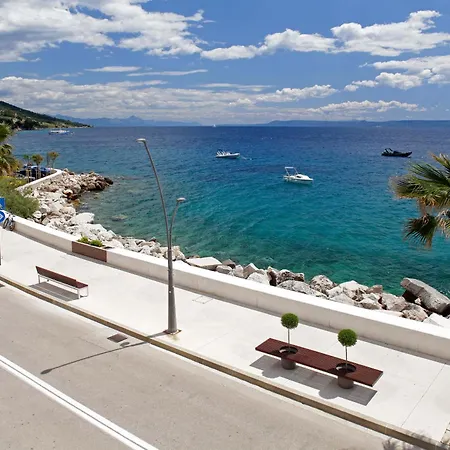 Апартаменты Amazing Waterfront *