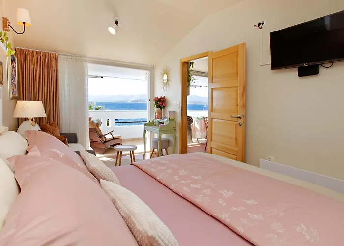 Amazing Waterfront *